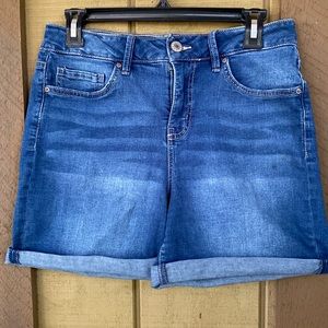 Short Royalty for Me